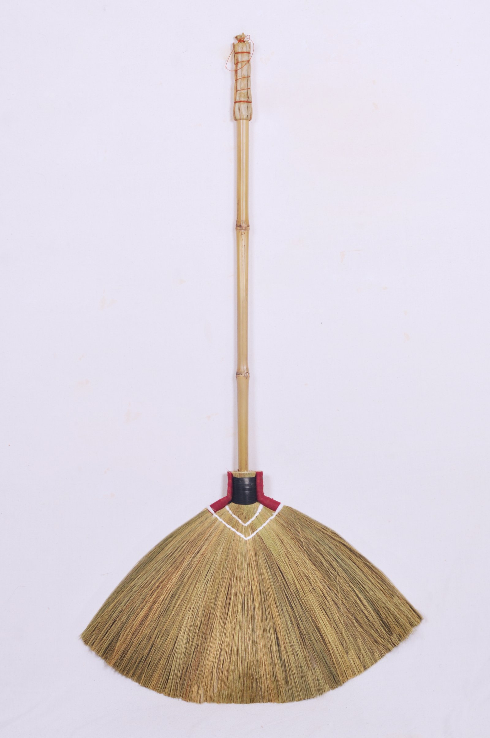 Sapu Gelagah model Tempel
